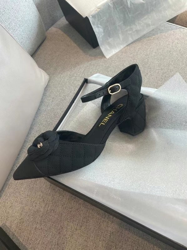 Camellia Pumps