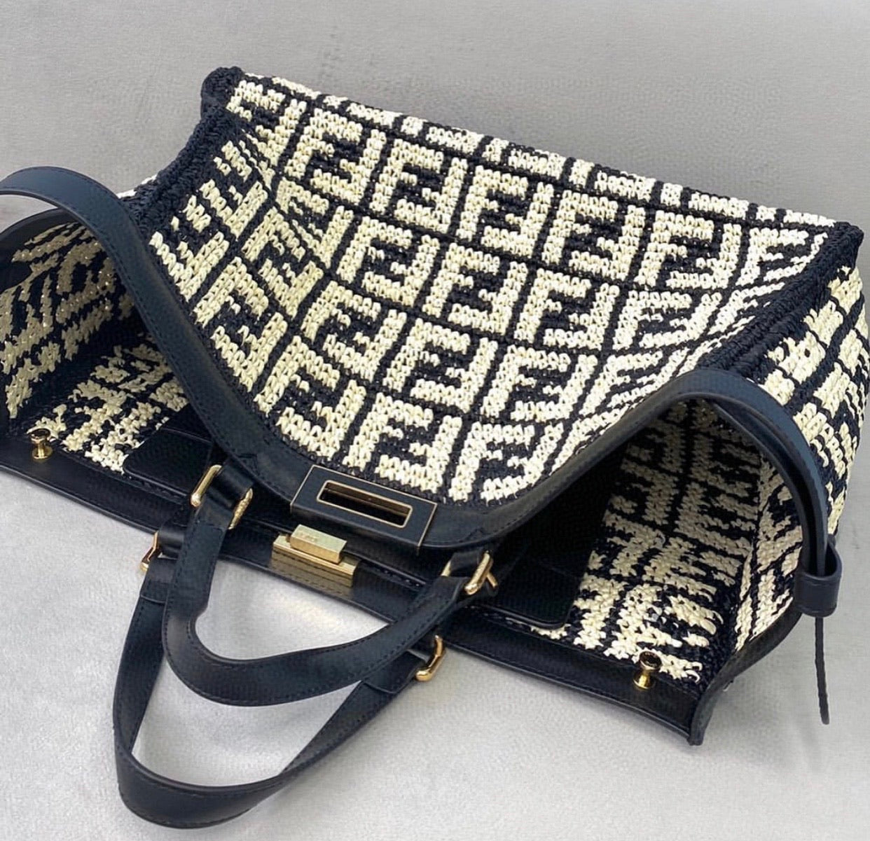 Peekaboo X Tote