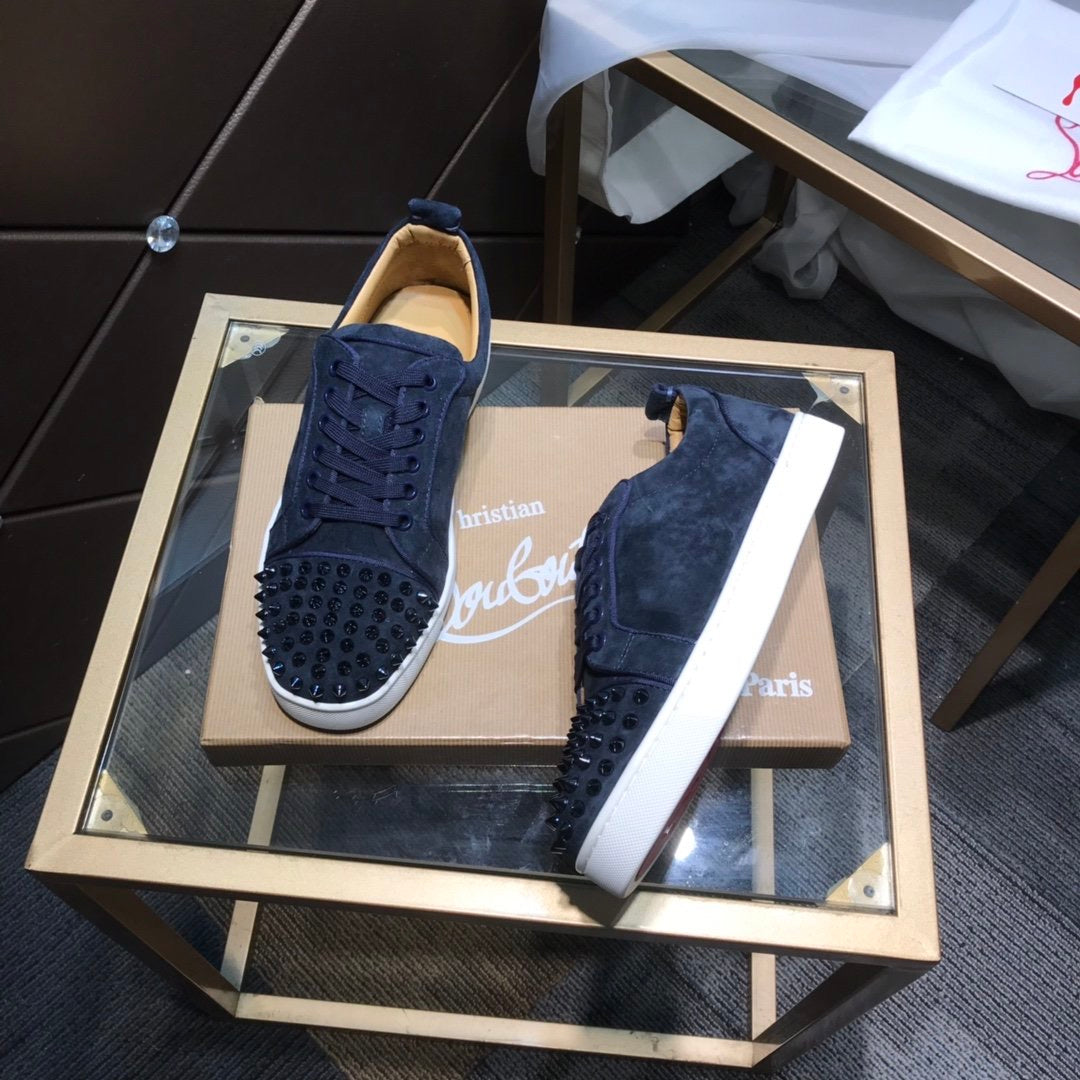 Louis Spikes Womens