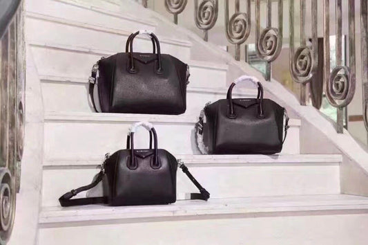 Antigona Grained Leather