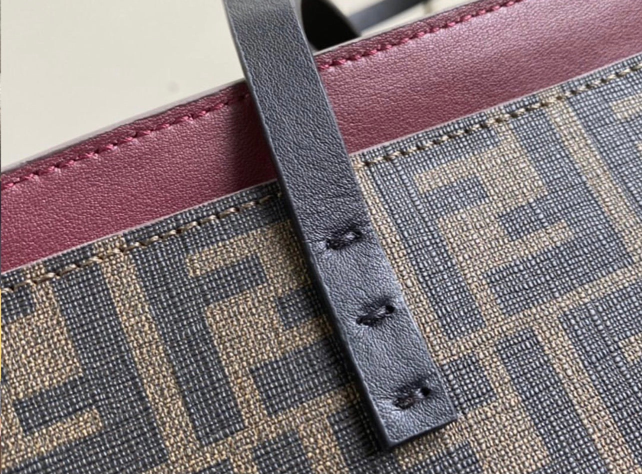 Logo Tote