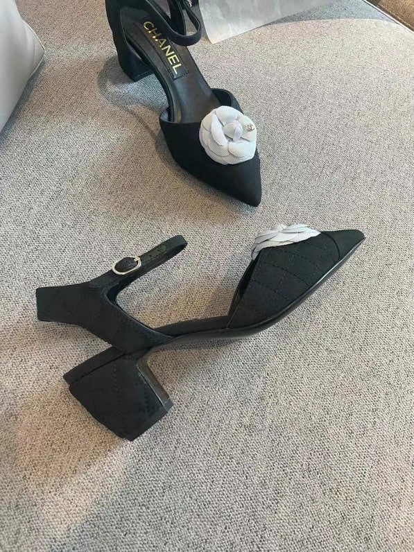 Camellia Pumps