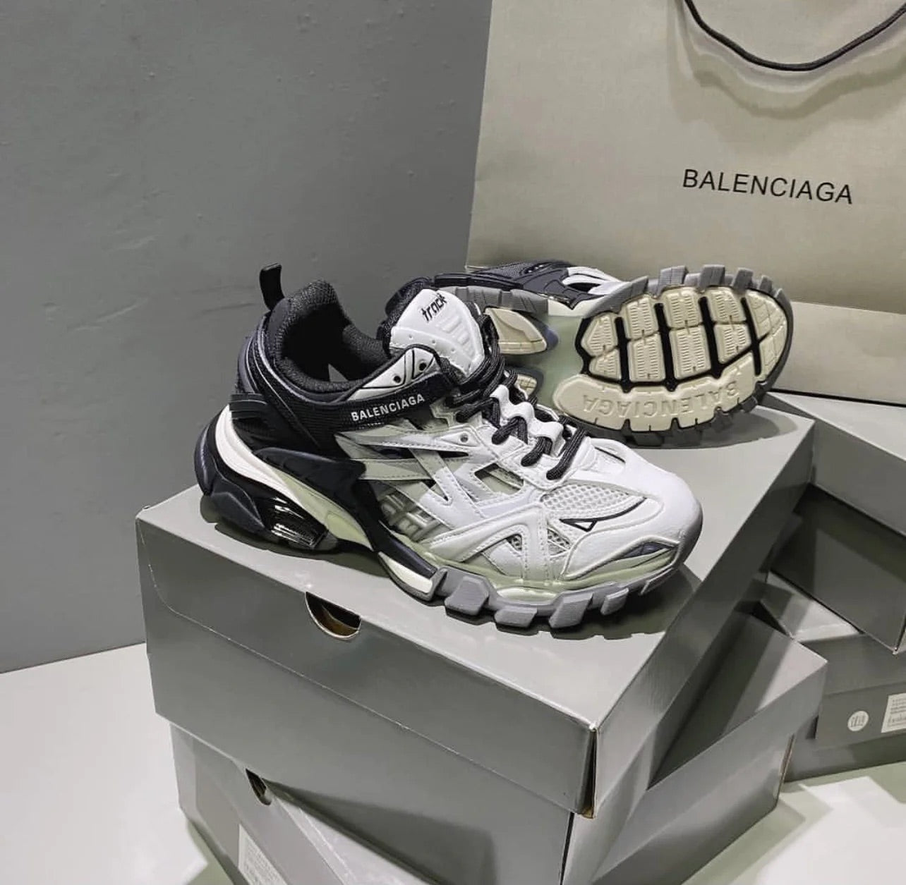 Track 2.0 Trainers