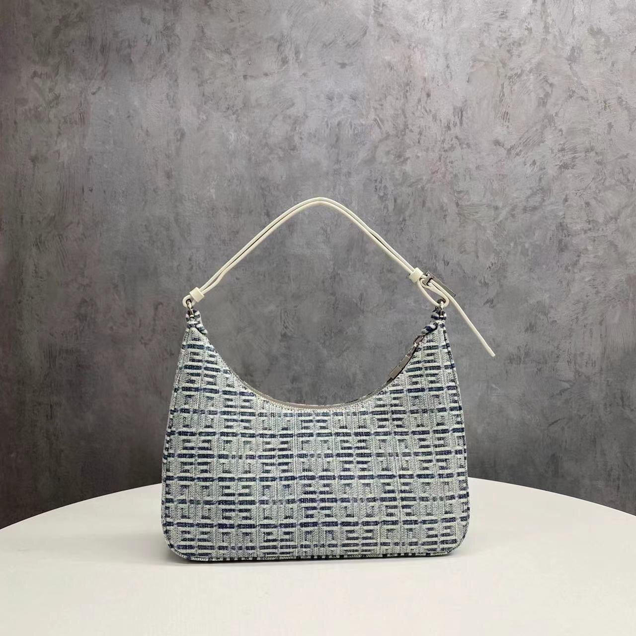 Small Moon Bag