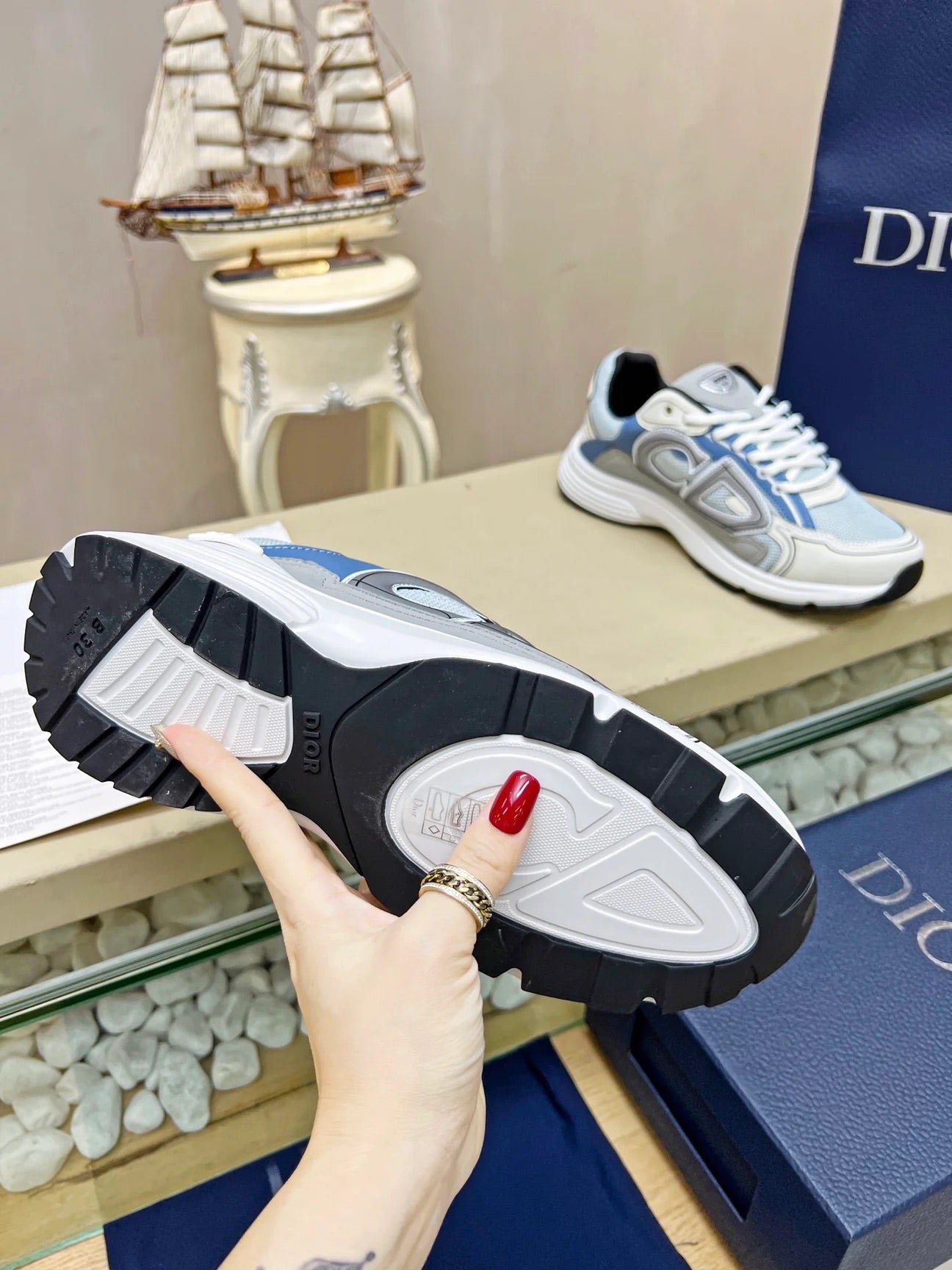 B30 Sneaker