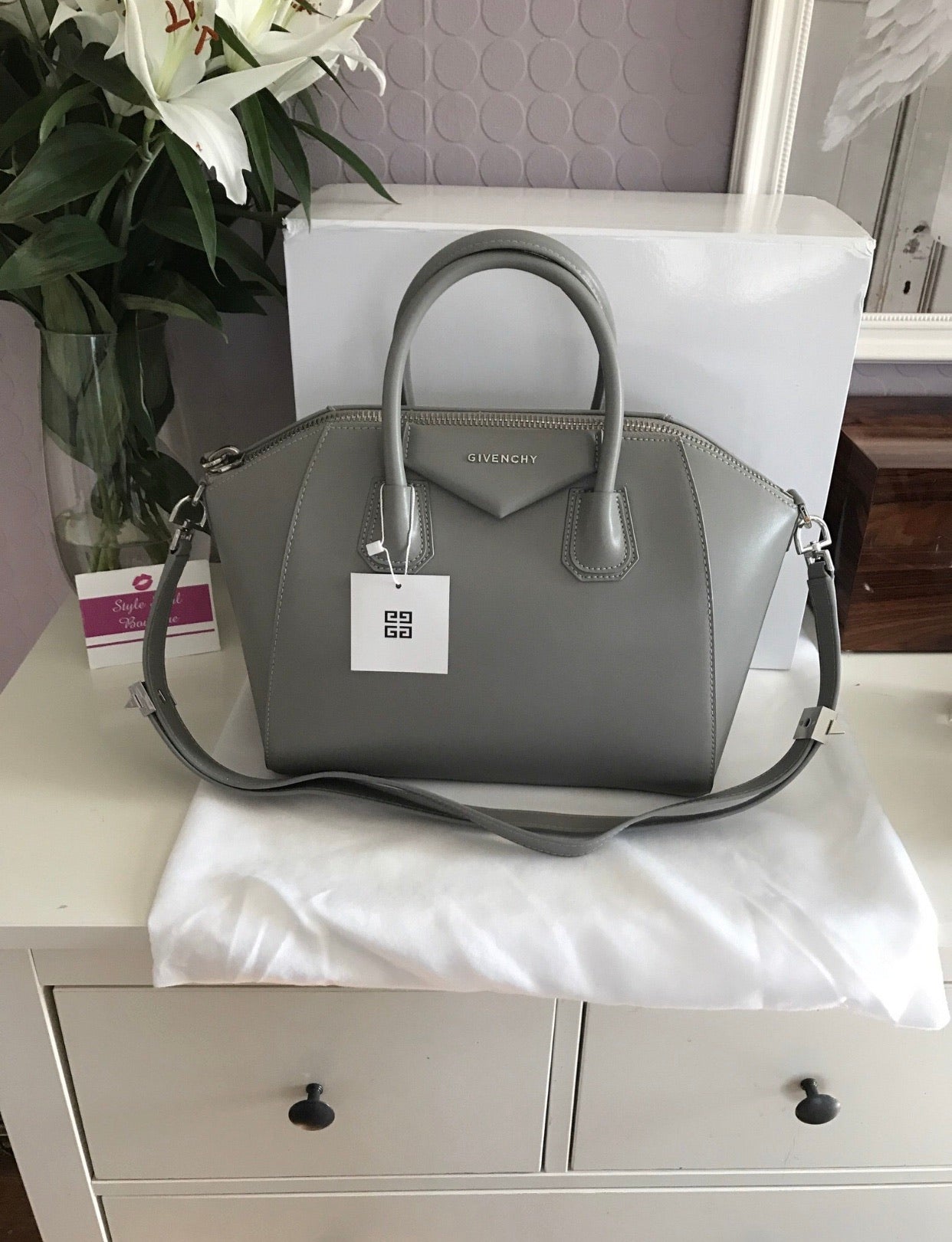Antigona Smooth Leather