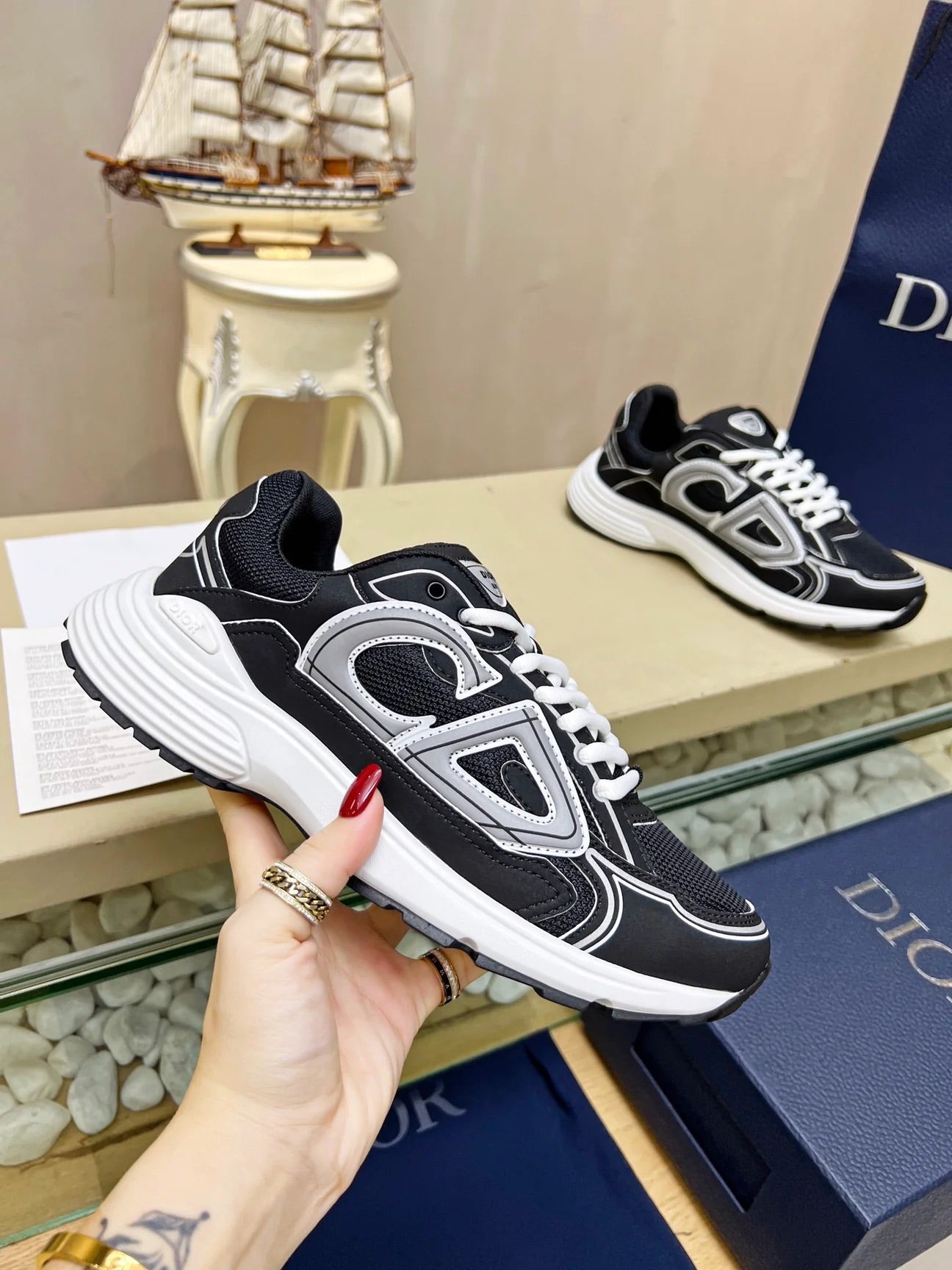 B30 Sneaker