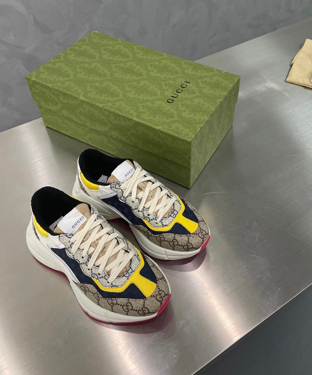 Rhyton Trainers