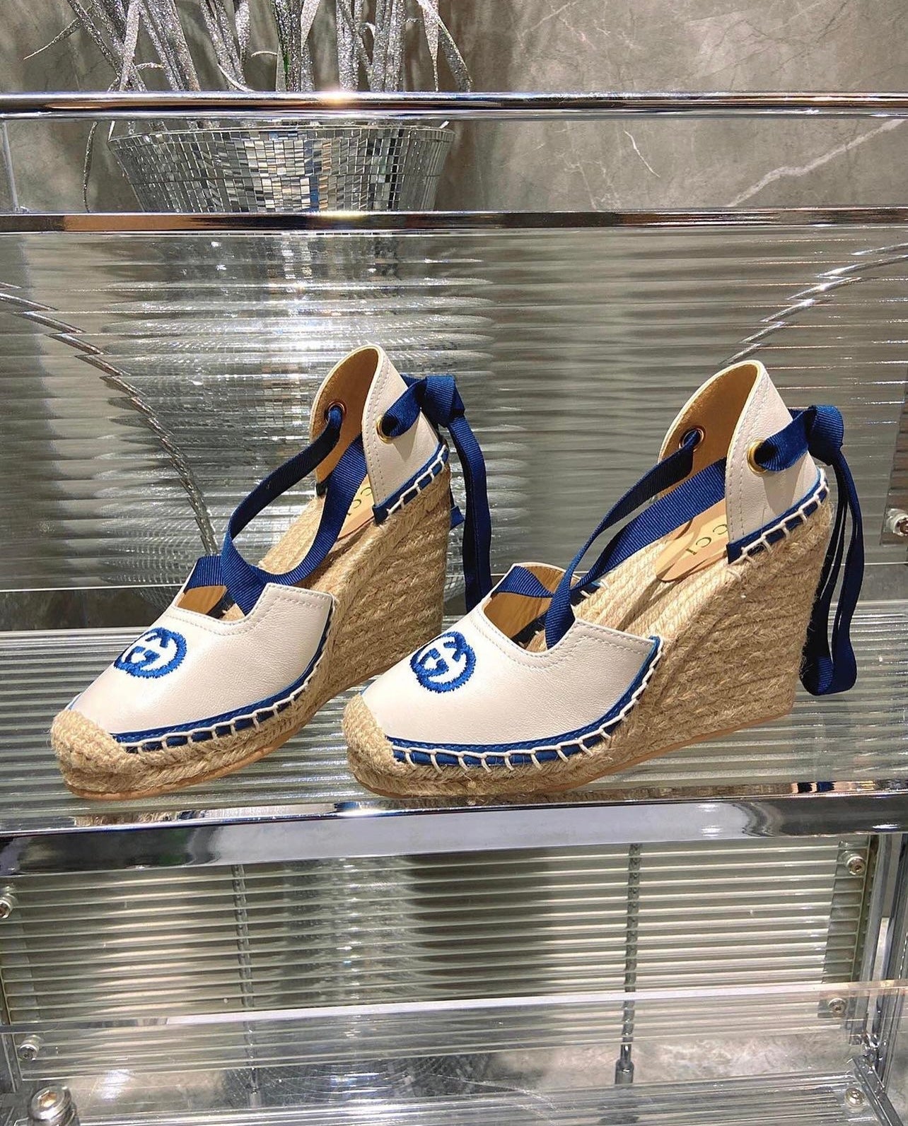 GG Ribbon Wedges