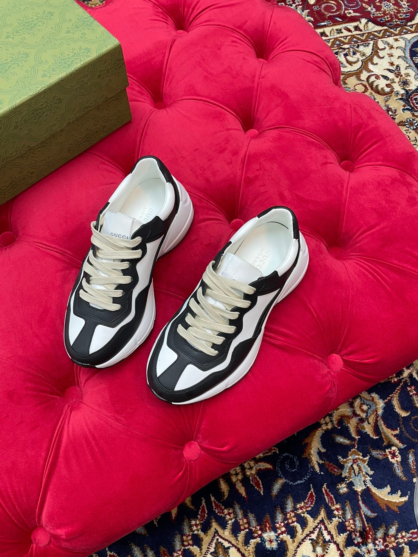 Rhyton Trainers