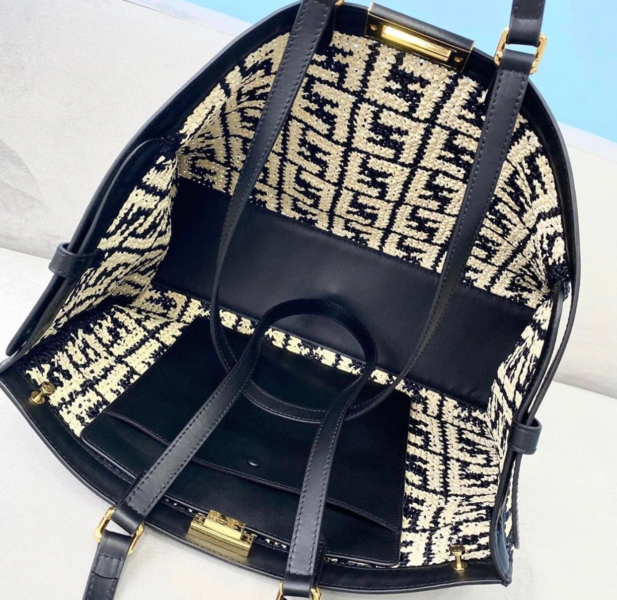 Peekaboo X Tote