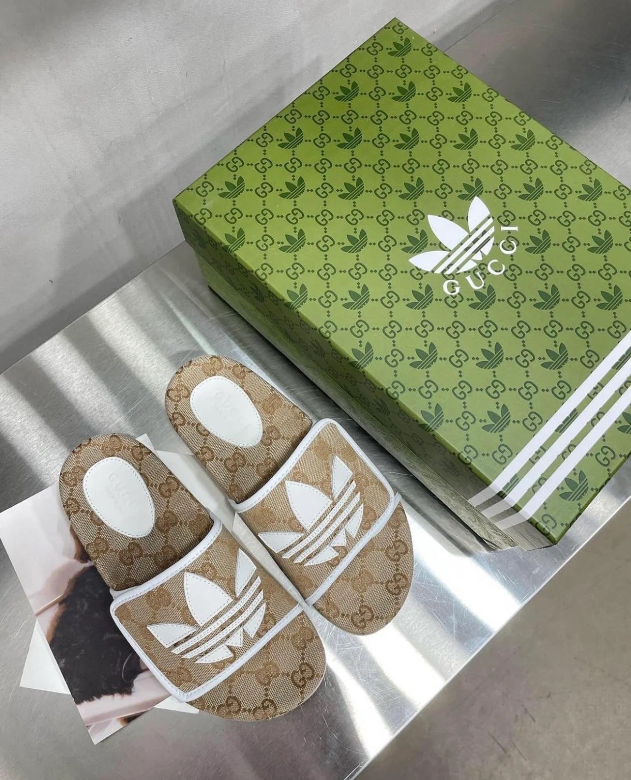 Logo Slides