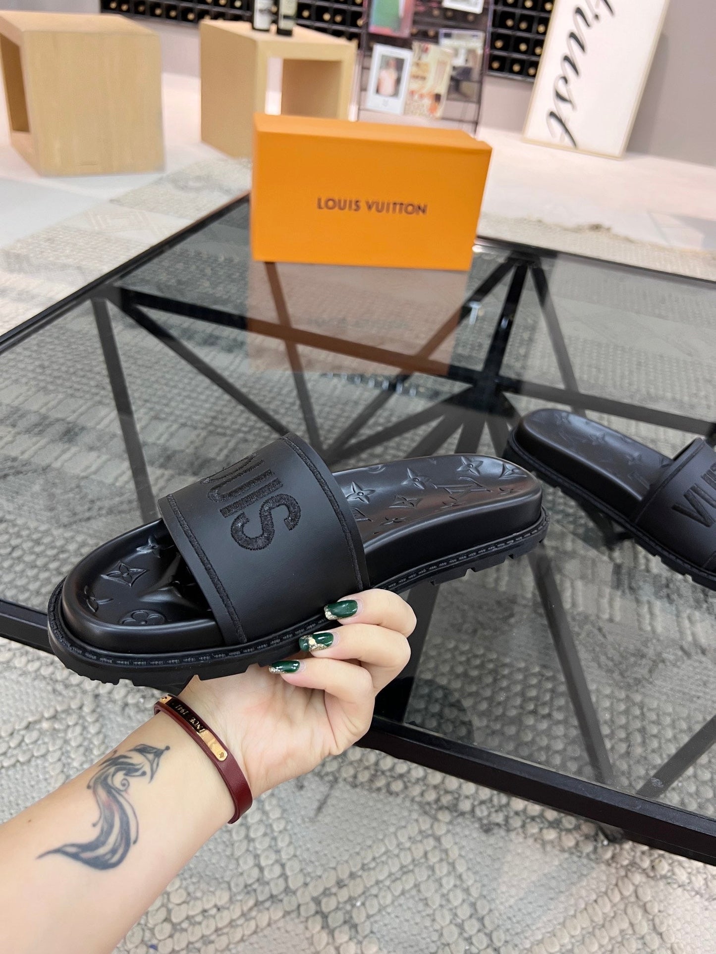 Logo Slides