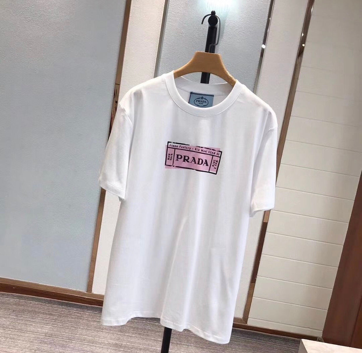 Logo Tee