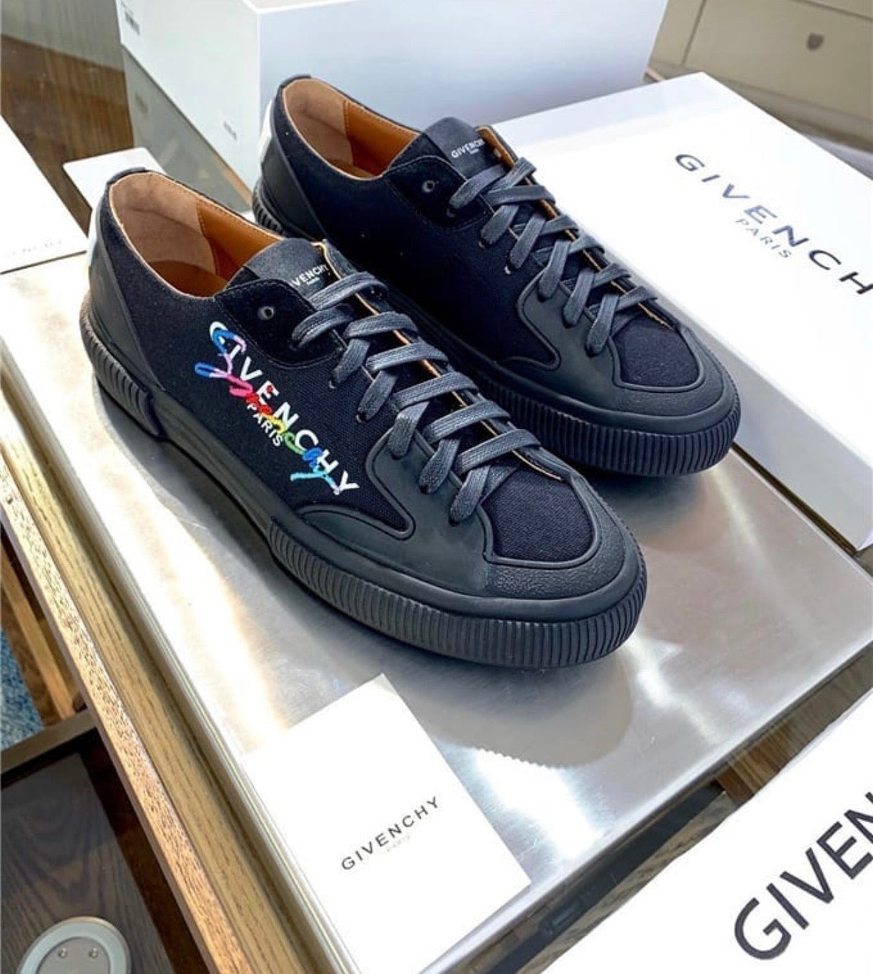 Canvas Sneaker