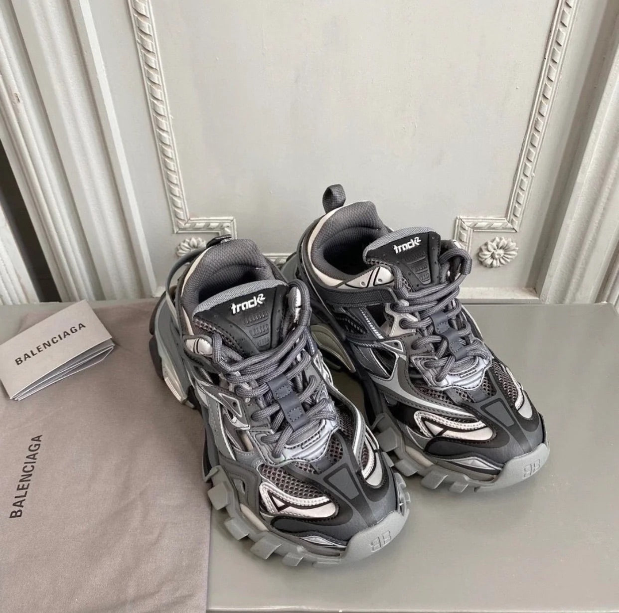Track 2.0 Trainers