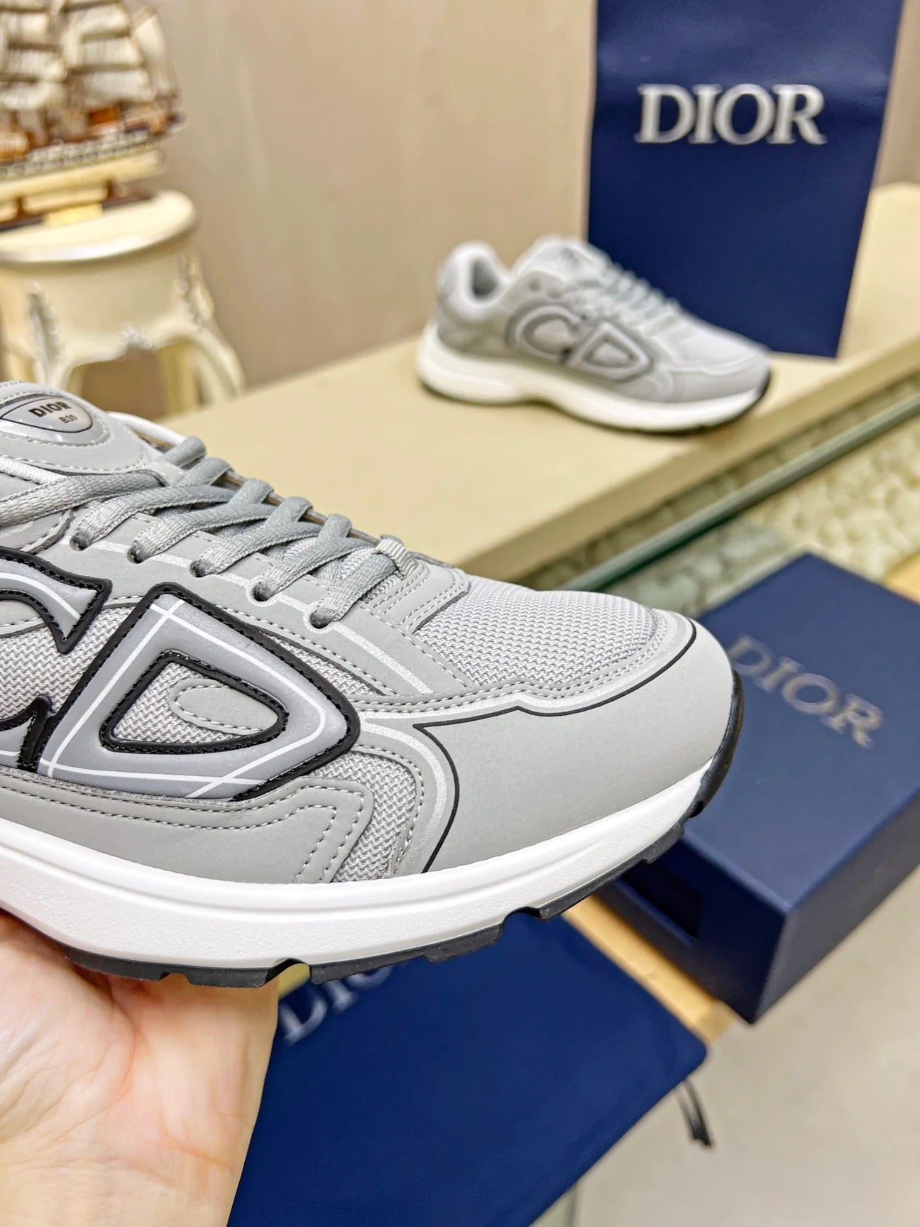B30 Sneaker